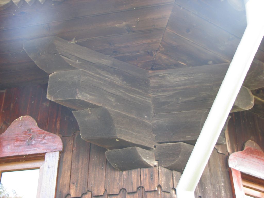 imbinari de lemn biserica Poieniţa Voinii