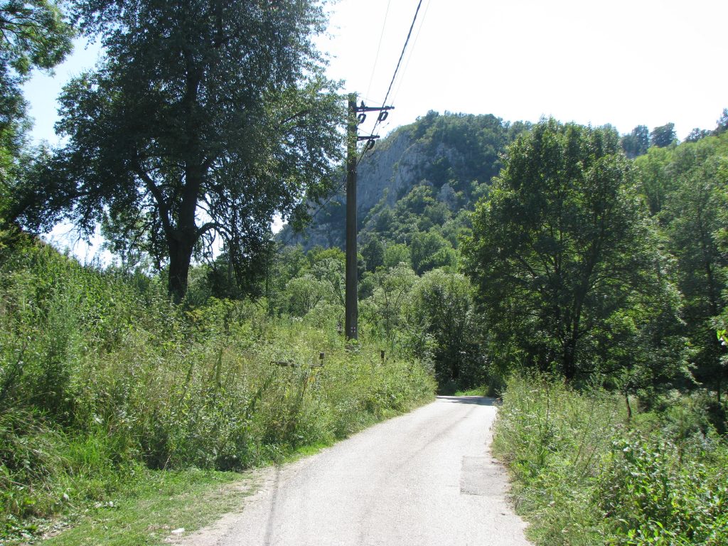 drum vechi asfaltat cheile cibului