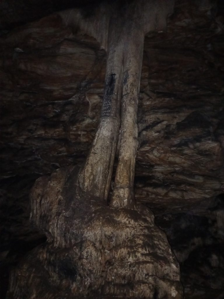 coloane peștera Românești