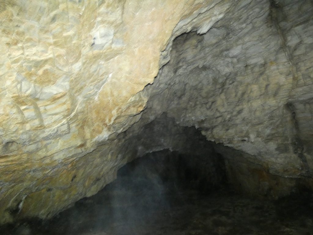 roca peștera Românești